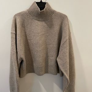 NWT H&M Sweater